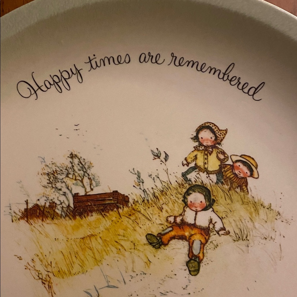 Charming Decorative Holly Hobbie Plate with Green Rim - Picture 3 of 4